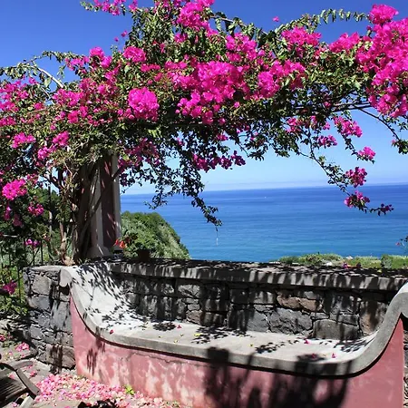 Casa Das Hortensias Bed and Breakfast